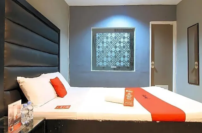 酒店 Reddoorz @ P Florentino Street Sampaloc 2*